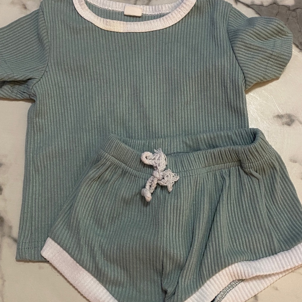 6-9 month 2 piece set